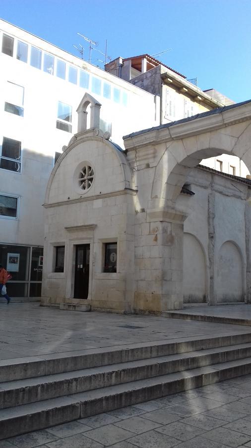 Apartments Crvena Orhideja Split Exterior foto